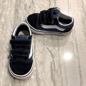 Boys old stool Vans sneakers